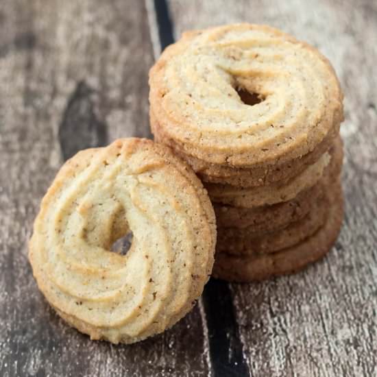 Danish Butter Cookies with Vanilla - Recipe photo by Nordic Food and Living