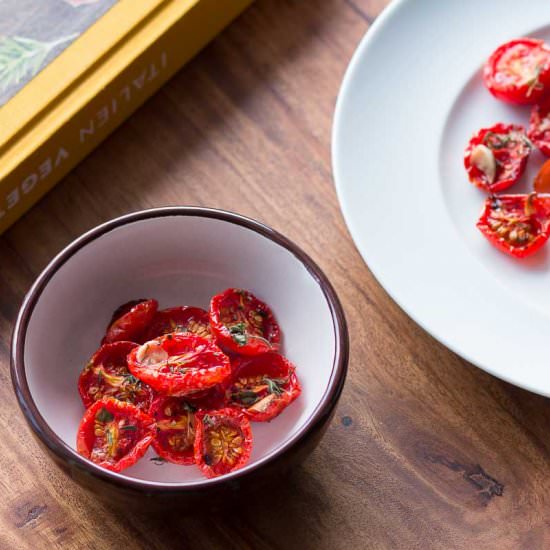 Confit cherry tomatoes - Recipe photo by culinary pixel
