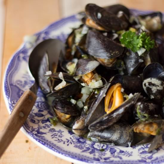 Mussels Mariniere - Recipe photo by frenchgirlcuisine