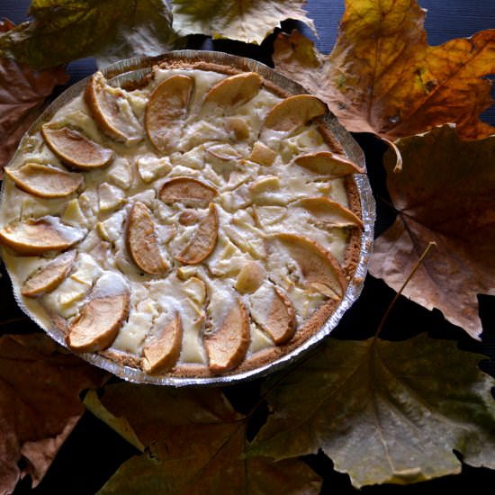 Thanksgiving Apple Cheesecake - Recipe photo by Blog To Taste