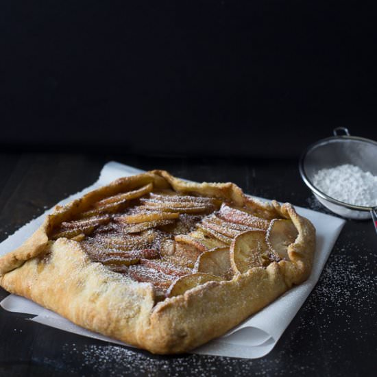 Pear and apple galette - Recipe photo by Azestybite