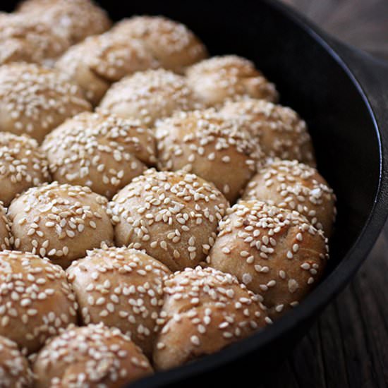 Benne-Buttermilk Rolls - Recipe photo by lisal