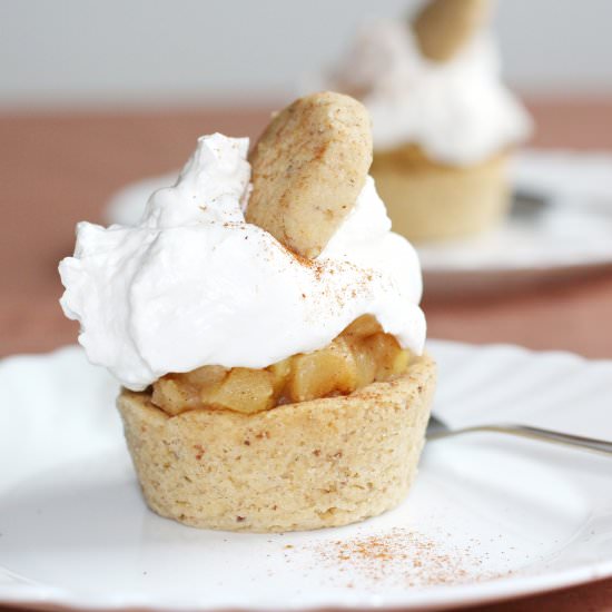 Little Apple Cakes with Walnuts - Recipe photo by T as Tasty