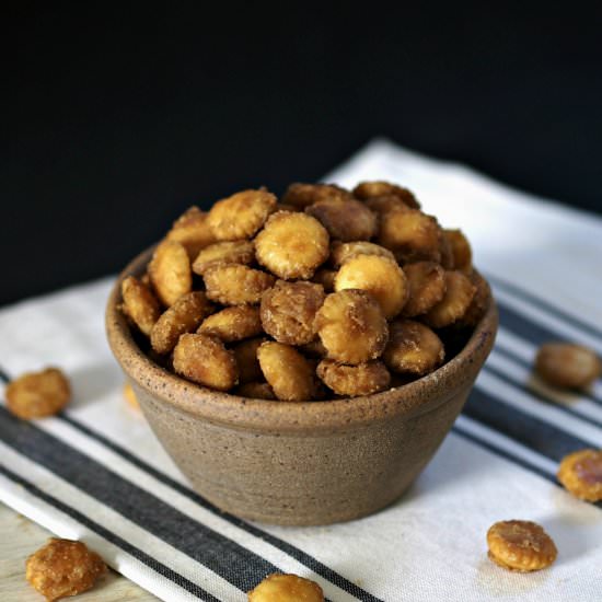 Salted Toffee Oyster Crackers - Recipe photo by simply sated