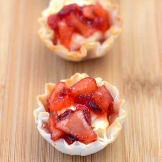 Cranberry Apple Cheesecake Bites - Recipe photo by flouronmyface