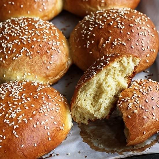 Brioche Burger Buns - Recipe photo by lilVienna.com