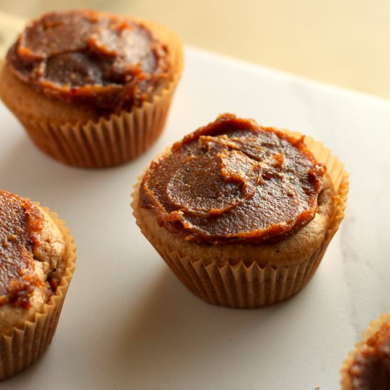 Pumpkin Pie Filled Cupcakes - Recipe photo by chocolatechoufleur