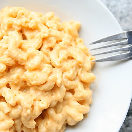 Slow Cooker Mac and Cheese - Recipe photo by Amy in the Kitchen