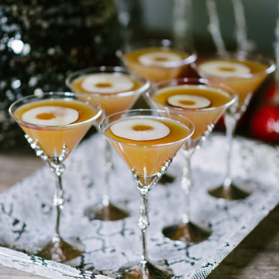Apple Bourbon Punch - Recipe photo by The Bride Link