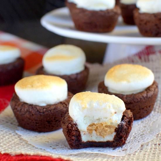 Peanut Butter Cup S'mores Brownies - Recipe photo by BruCrewLife