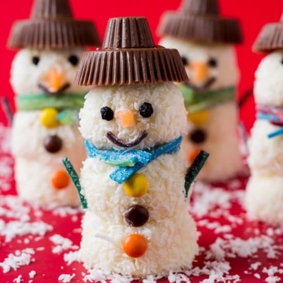 Homemade Raffaello Snowmen - Recipe photo by roxyskitchen