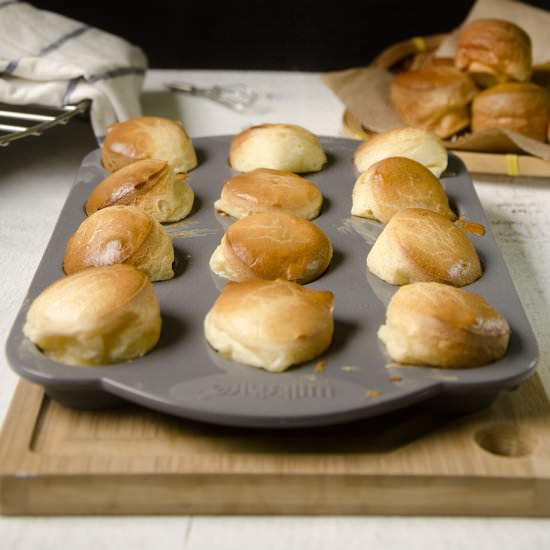 Brazilian Cheese Bread - Recipe photo by Hungry PeePor