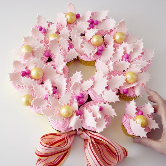 Cupcake Wreath - Recipe photo by thecakeblog