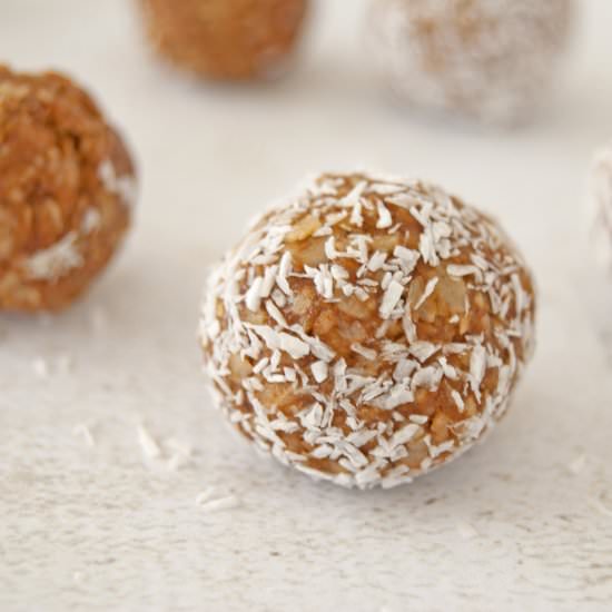 Almond coconut oatmeal snack - Recipe photo by FoodStyleCoach