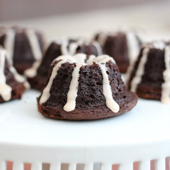 Mini Gingerbread Cakes - Recipe photo by Made with Happy