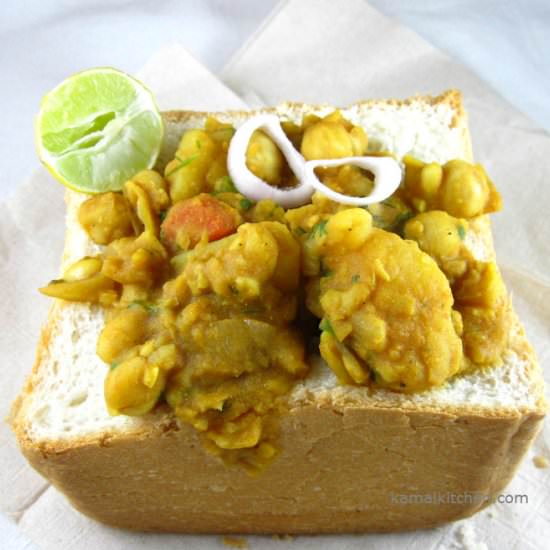 Bunny Chow Curry from South Africa - Recipe photo by kamalkitchen