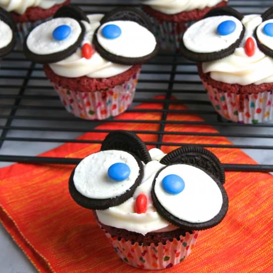 Red Velvet Cupcakes - Recipe photo by thebrookcook.wordpress.com