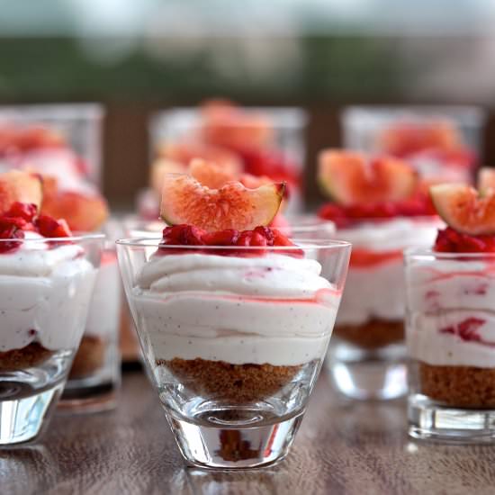 Strawberry & Vanilla Cheesecake - Recipe photo by aapplemint