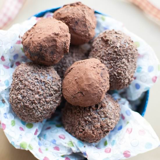Homemade chocolate truffles - Recipe photo by MyCustardPie