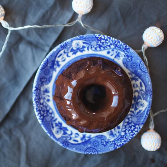 Chocolate Whisky Bundt Cakes - Recipe photo by DIYfoodblog