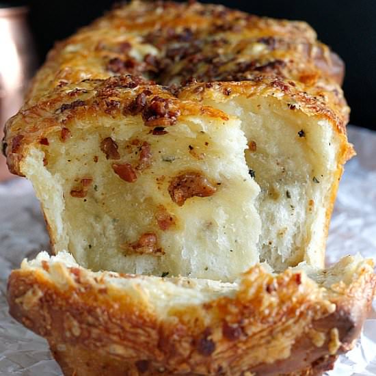 Bacon and Cheddar Pull Apart Bread - Recipe photo by fabtastic eats