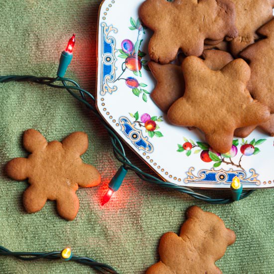 Gingerbread Cookies - Recipe photo by petitepanini