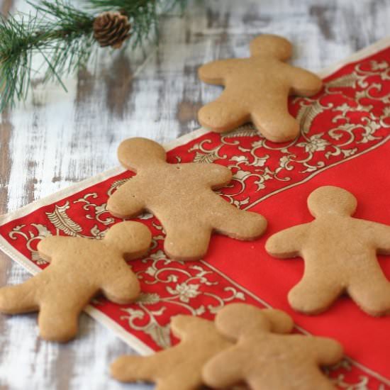 Vegan Gingerbread Cookies - Recipe photo by landsandflavors
