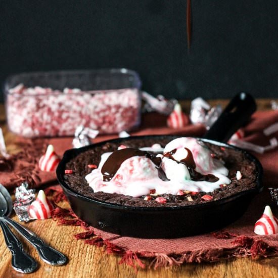 Peppermint Skillet Brownie - Recipe photo by bakerita