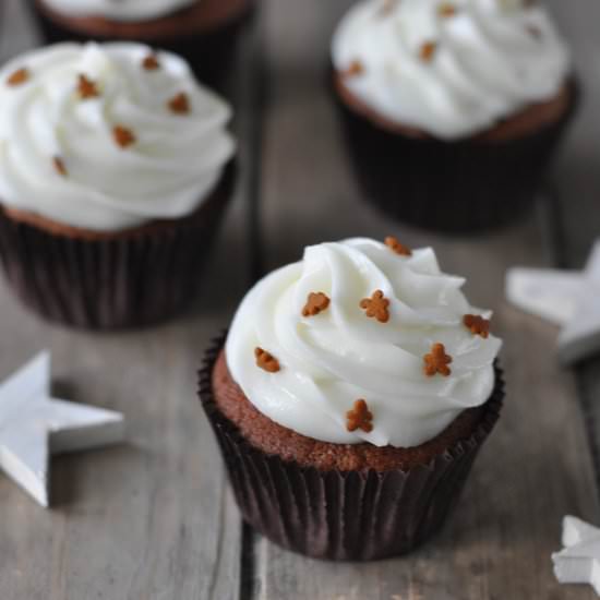 Gingerbread Latte Cupcakes - Recipe photo by birdslikecake