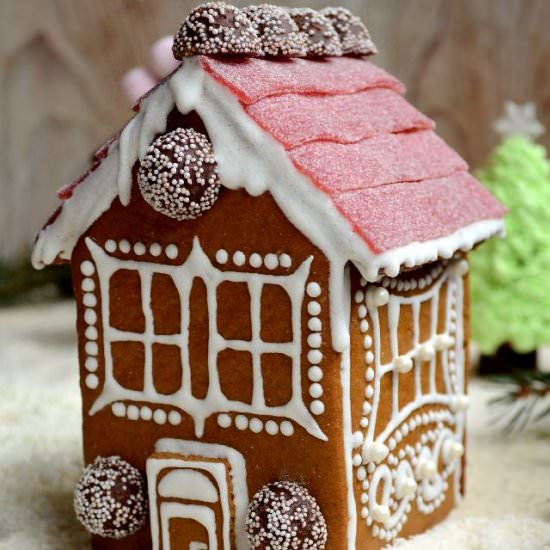 Gingerbread Christmas House - Recipe photo by Tdoneva