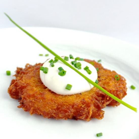 Potato Latkes w/ Horseradish Sauce - Recipe photo by thelemonbowl