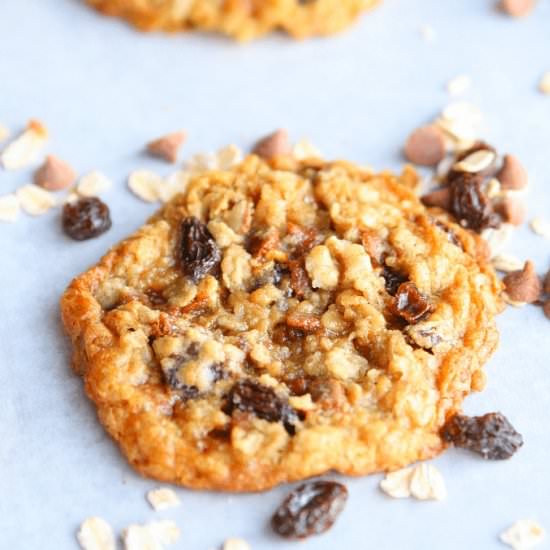GF cinnamon raisin oatmeal cookies - Recipe photo by Amy in the Kitchen