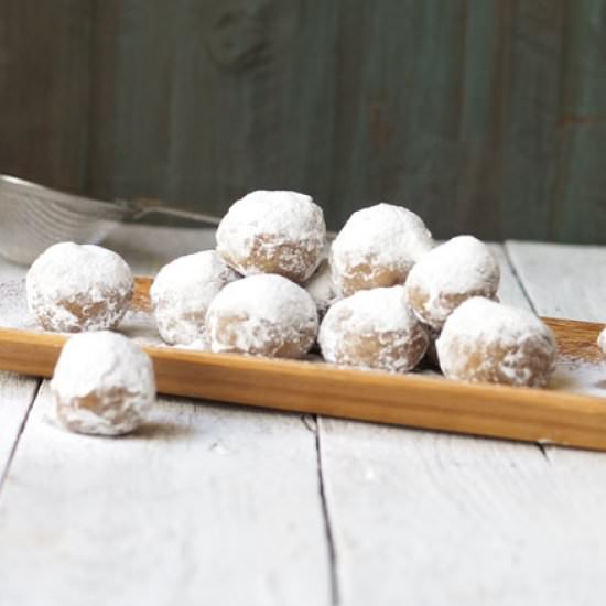 No-Bake Pecan Snowballs - Recipe photo by detoxinista