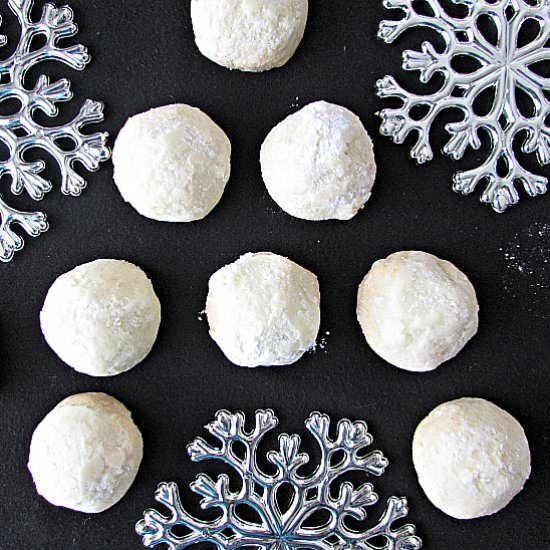 Snow Ball Cookies - Recipe photo by YakkaFIT