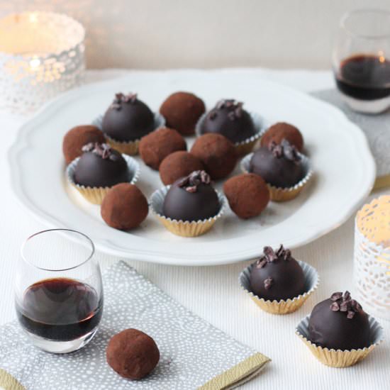 Blueberry & Blackcurrant Truffles - Recipe photo by foodnouveau