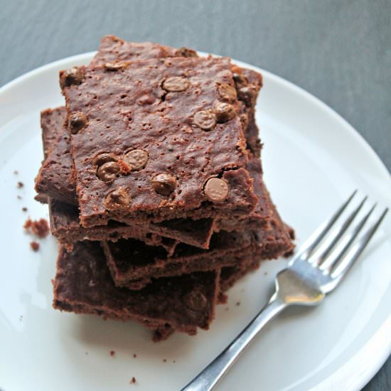 Vegan Peanut Butter Banana Brownies - Recipe photo by easybitesonline