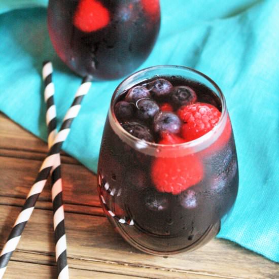 Spiced Holiday Punch - Recipe photo by thetastybite
