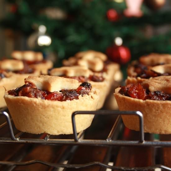Christmas Mince Pies - Recipe photo by The Desserted Girl