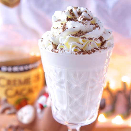 The Boozy Blitzen - Recipe photo by hollyscheatday