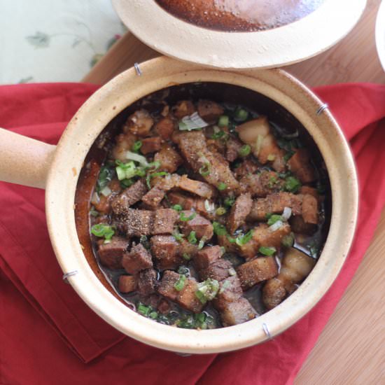 Clay Pot Pork Belly Braised Pepper - Recipe photo by Boriville