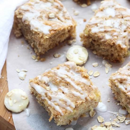 Banana Pineapple Oatmeal Bars - Recipe photo by littlebroken