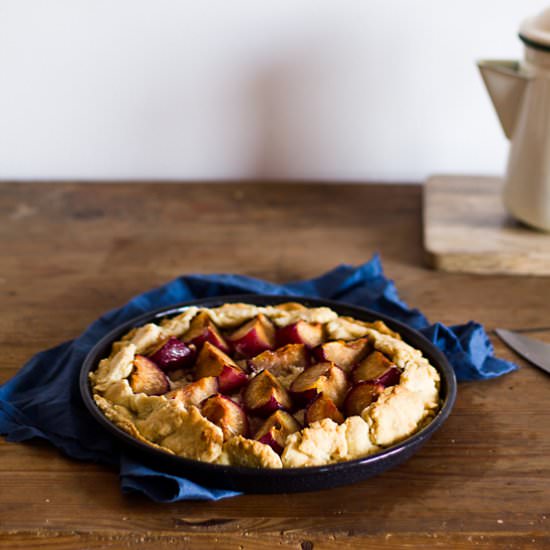 Plum Pie with Almonds - Recipe photo by readeat