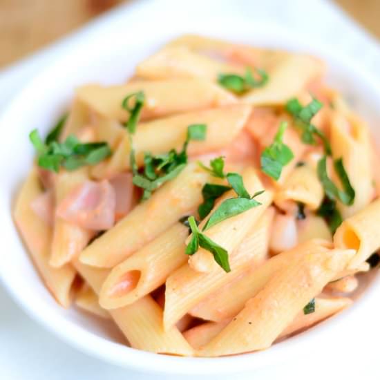 Pasta in Roasted Garlic Cream Sauce - Recipe photo by kannammacooks