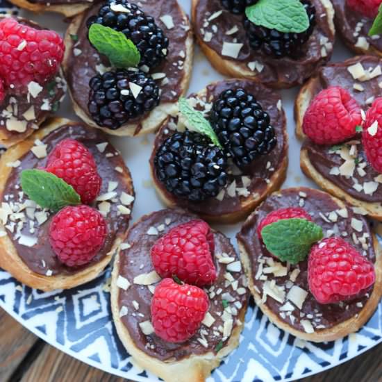 Chocolate and Berry Crostini - Recipe photo by littlebroken
