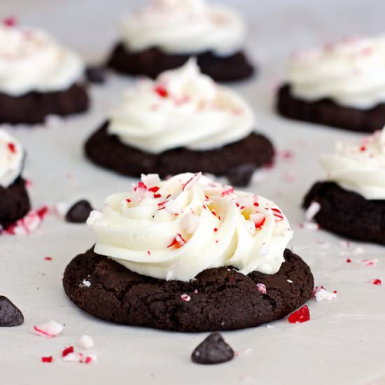 Peppermint Chocolate Cookies - Recipe photo by 2Teaspoons