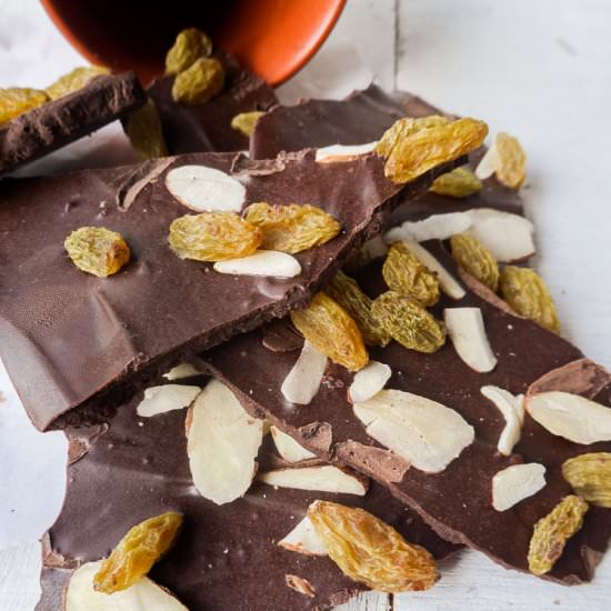 Fruit and Nut Chocolate Bark - Recipe photo by fascinatingfoodworld