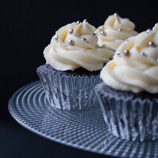 Black & White Cupcakes - Recipe photo by littlesweetbaker