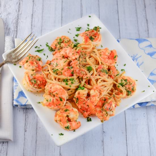 Shrimp Linguine in White Wine Sauce - Recipe photo by foodefile