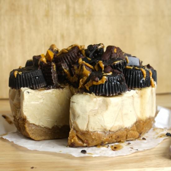 Peanut Butter Banana Cheesecake - Recipe photo by createnplate