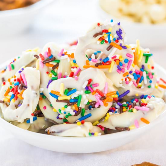 Homemade White Chocolate Pretzels - Recipe photo by Averie